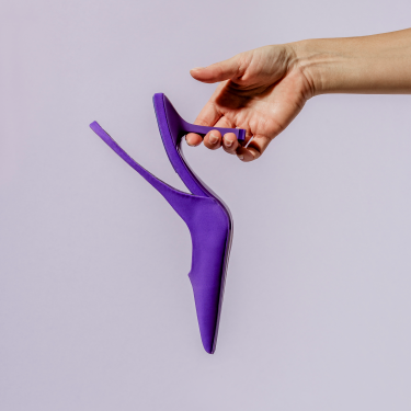 JLL_50627_B9c_WebButton_PNG_375sq_01kk-1 purple sandal